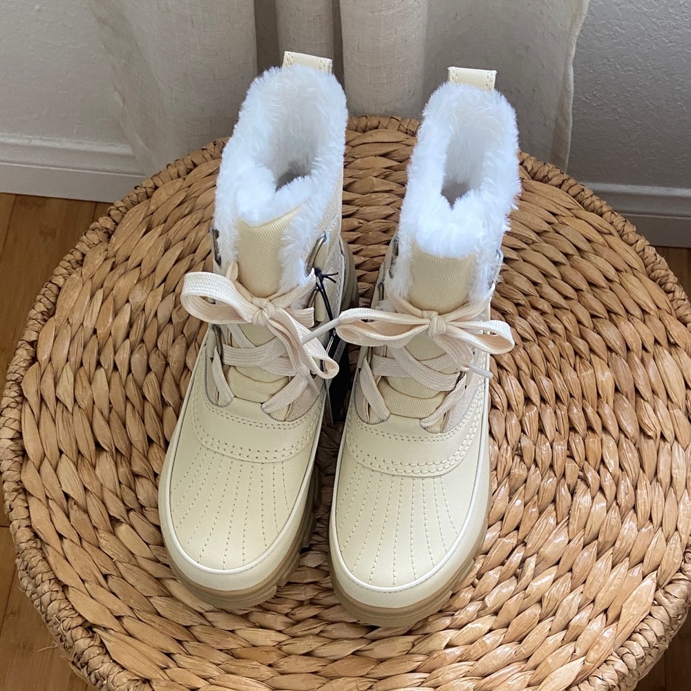 Sorel Women's Tan Winter Boots